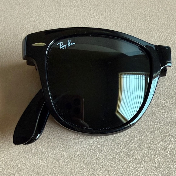 Ray-Ban Folding Wayfarer - Picture 2 of 6